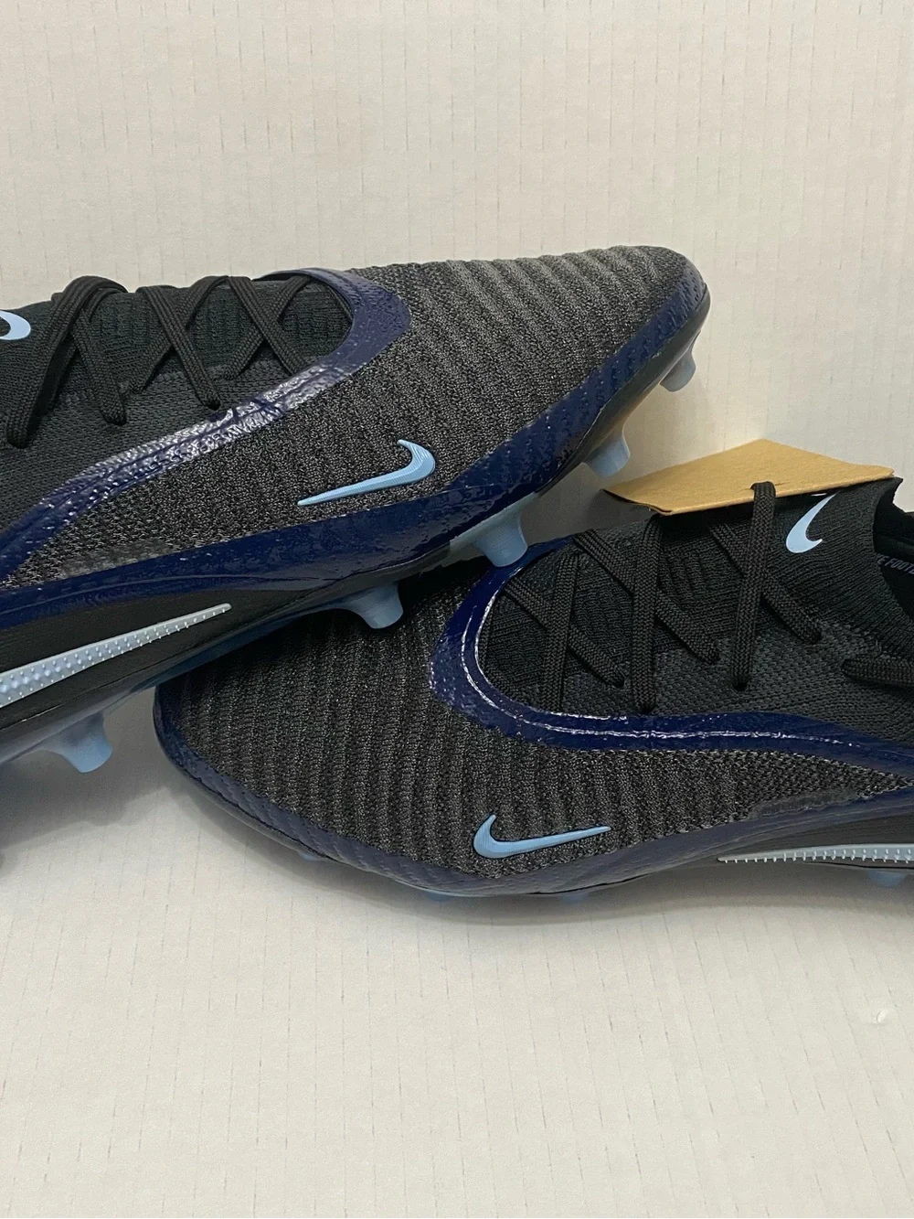 Men Nike Phantom 6 low elite AG shadow pack with carry bag. Brand new